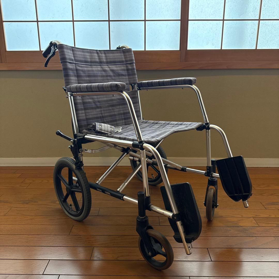 介護用車椅子 （アルミ介助式車椅子）
