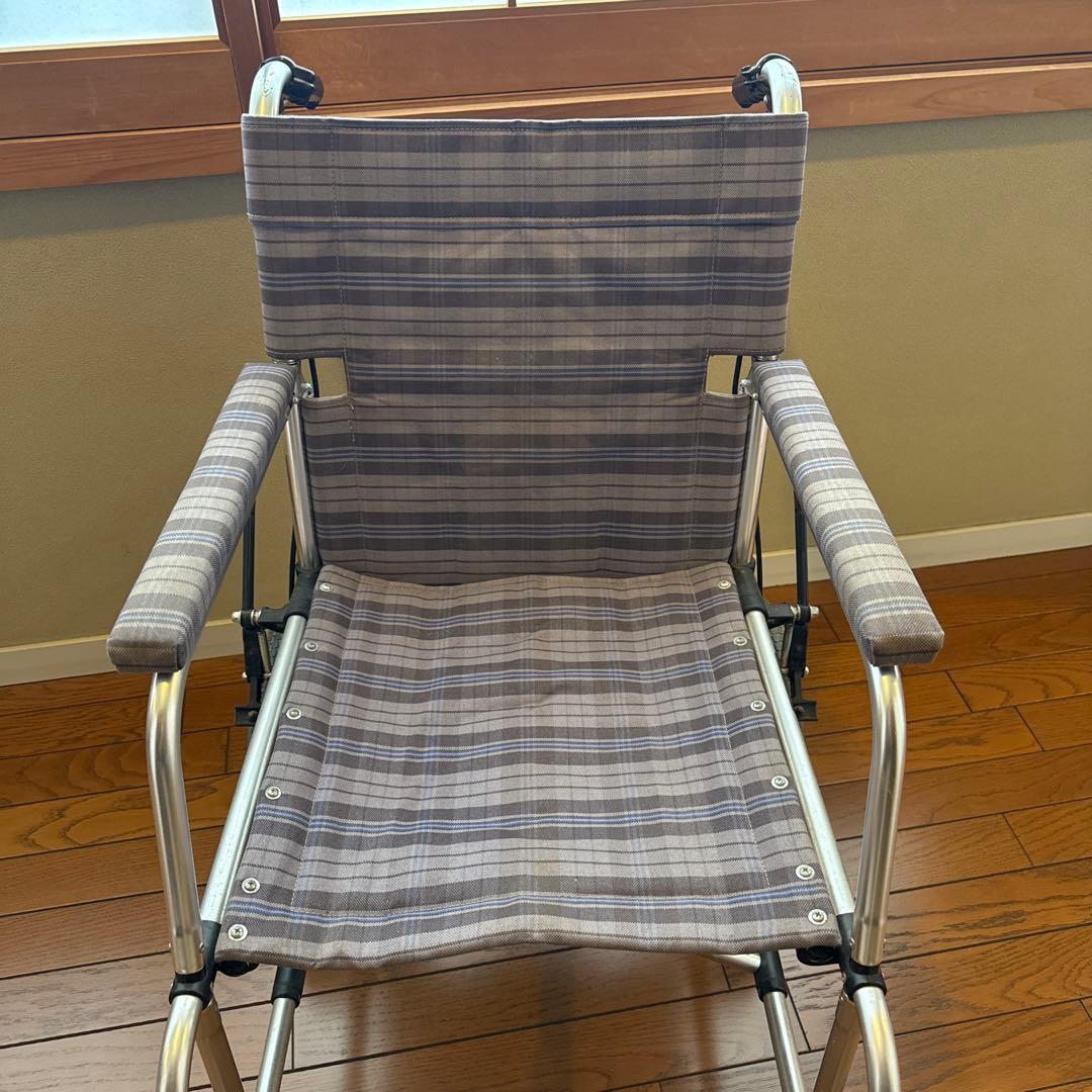 介護用車椅子 （アルミ介助式車椅子）