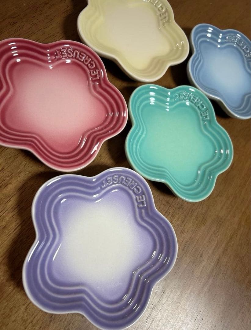 【美品】ル・クルーゼ ミニフラワープレート 5色5枚セット