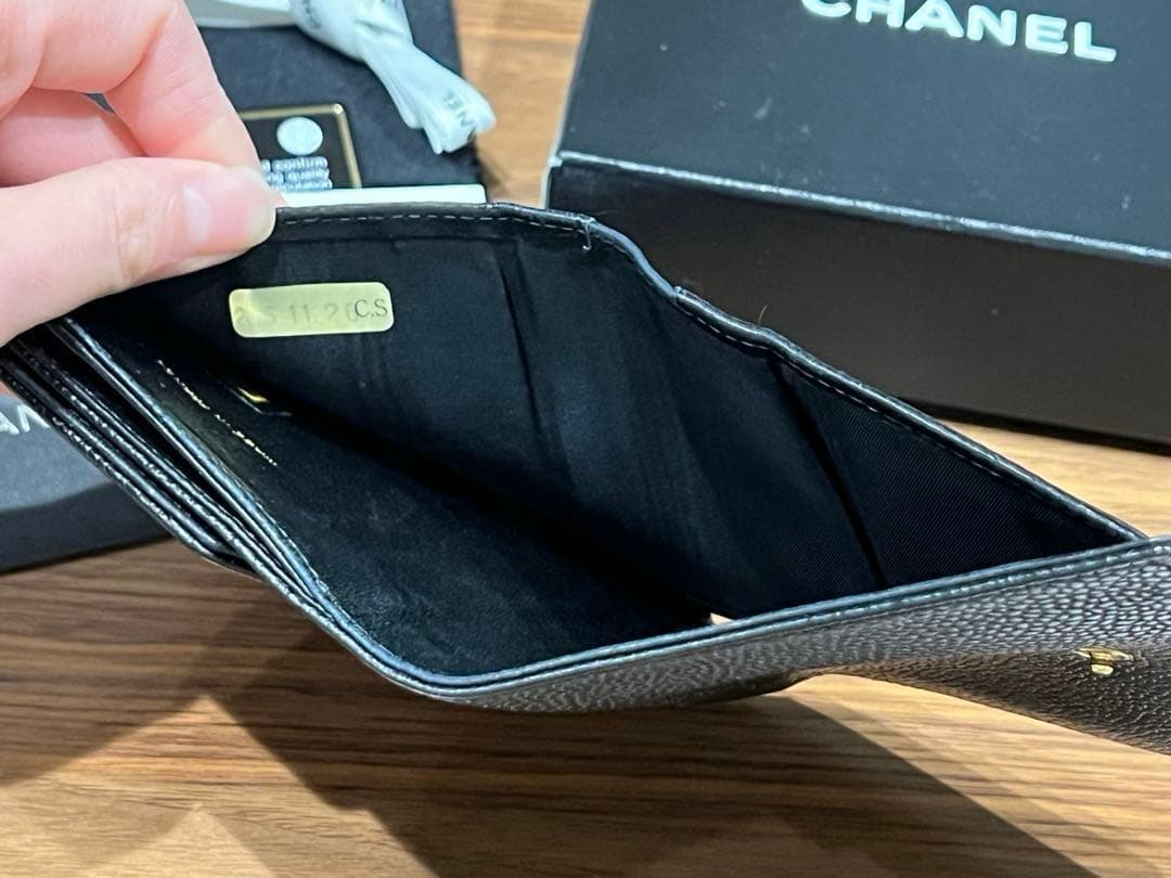 CHANEL-シャネル-キャビアスキン 折り財布 ココマーク ブラック