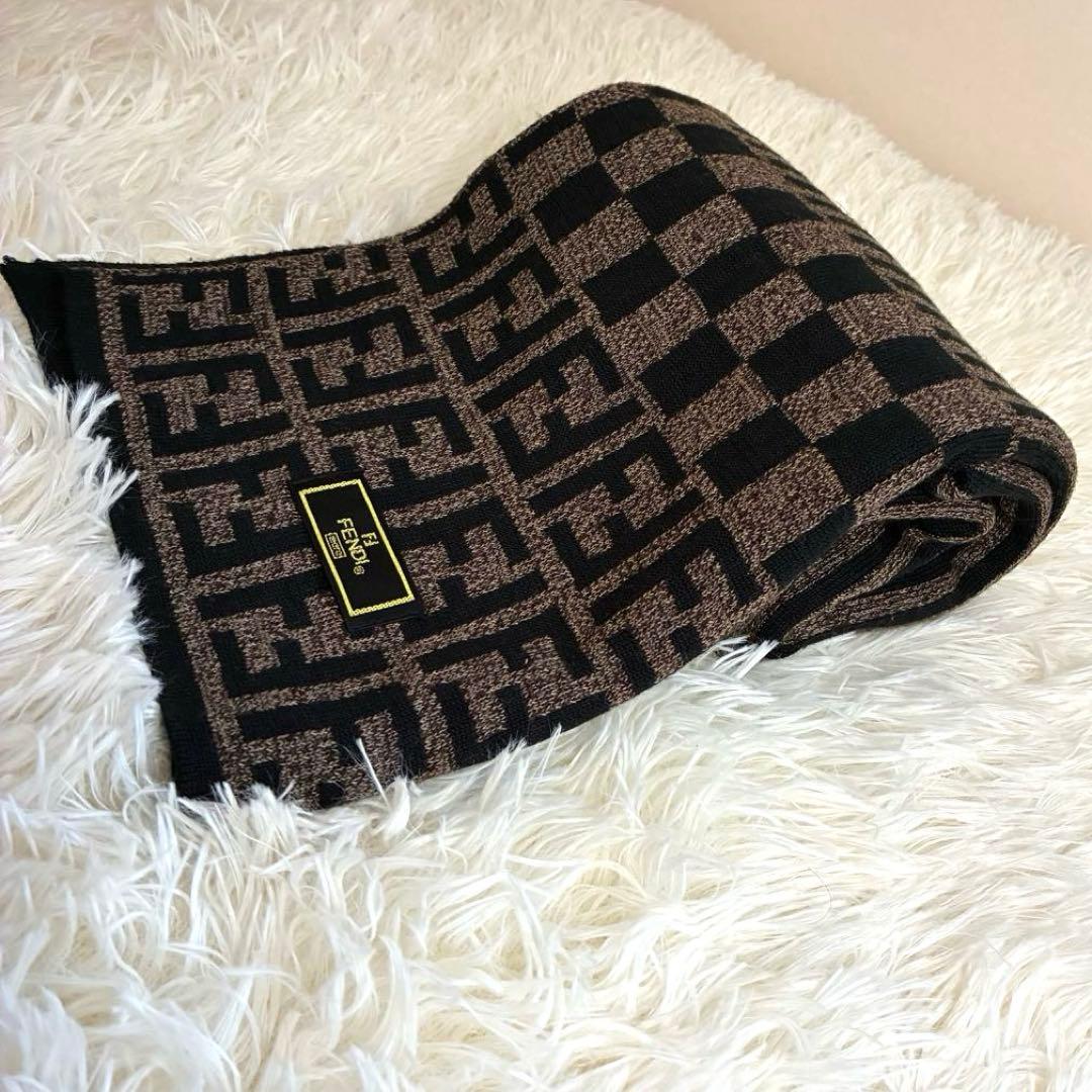 FENDIフェンディ ズッカ柄FFモノグラムマフラー