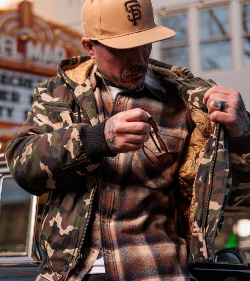 新品 ダービーオブサンフランシスコ300camo 新作ダービーJKTフーディー