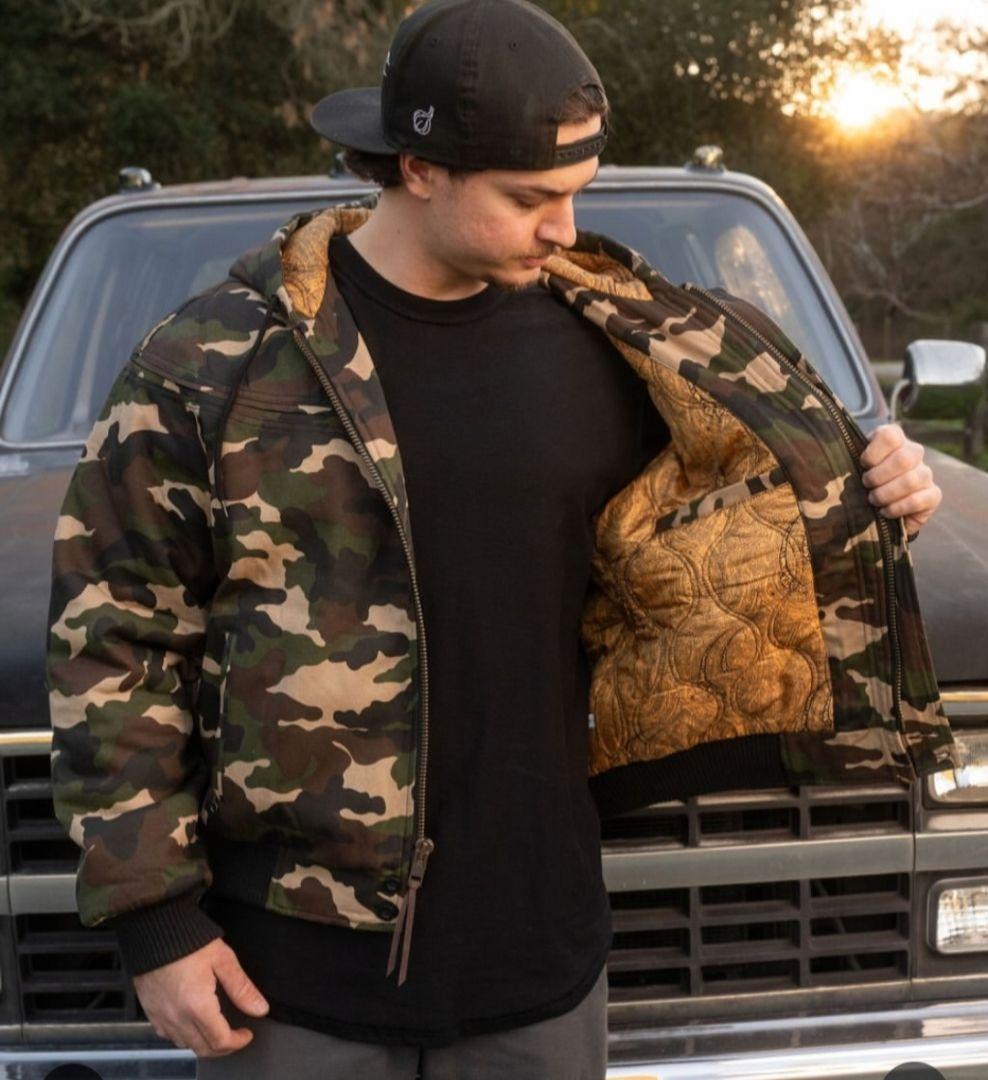 新品 ダービーオブサンフランシスコ300camo 新作ダービーJKTフーディー