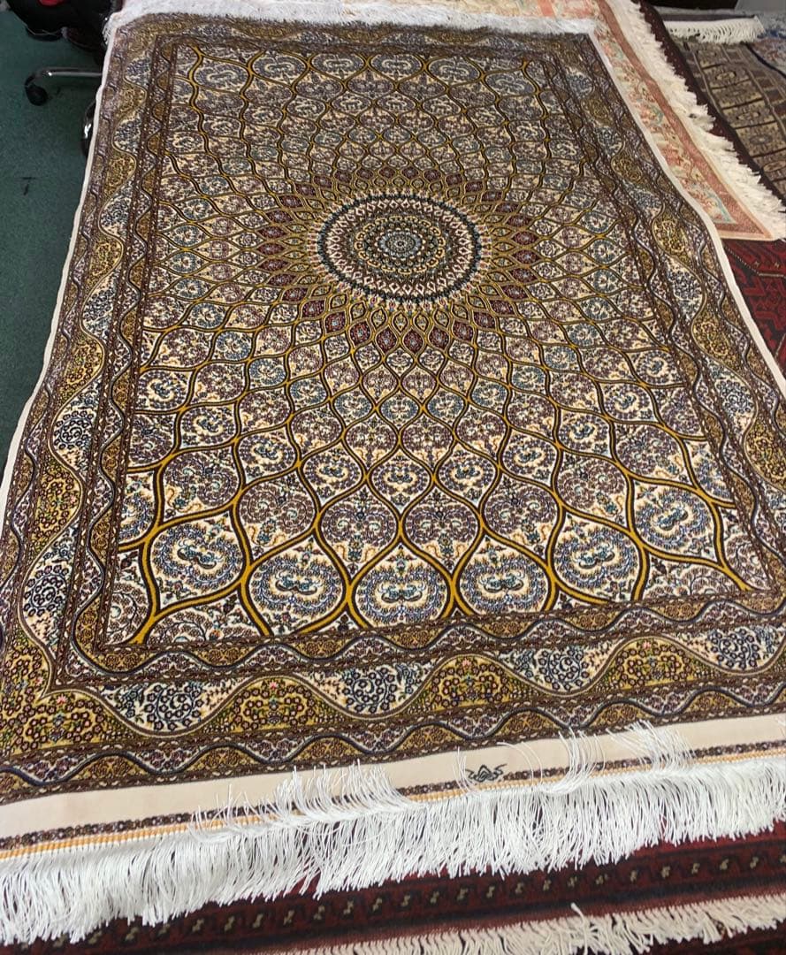 ペルシャ絨毯、イラン、クムシルク絨毯/サイズ: 100x150cm..ir5m。