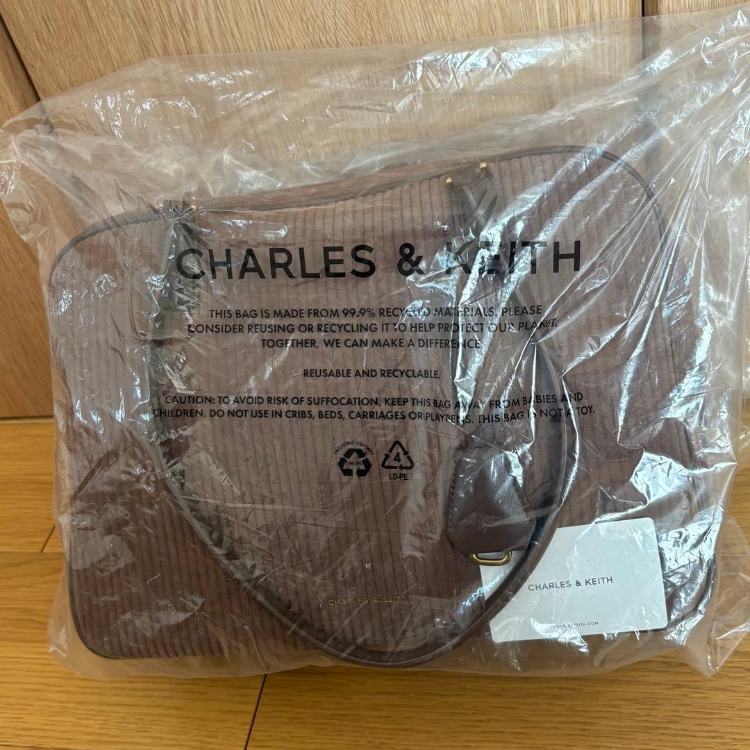 charles & keith Sianna ラージシアンナ ボウリングバッグ