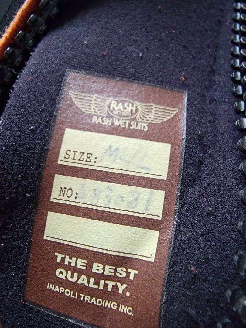 ラッシュ　ウエットスーツ　ML/L幅 3mm セミドライ　防水ジッパー