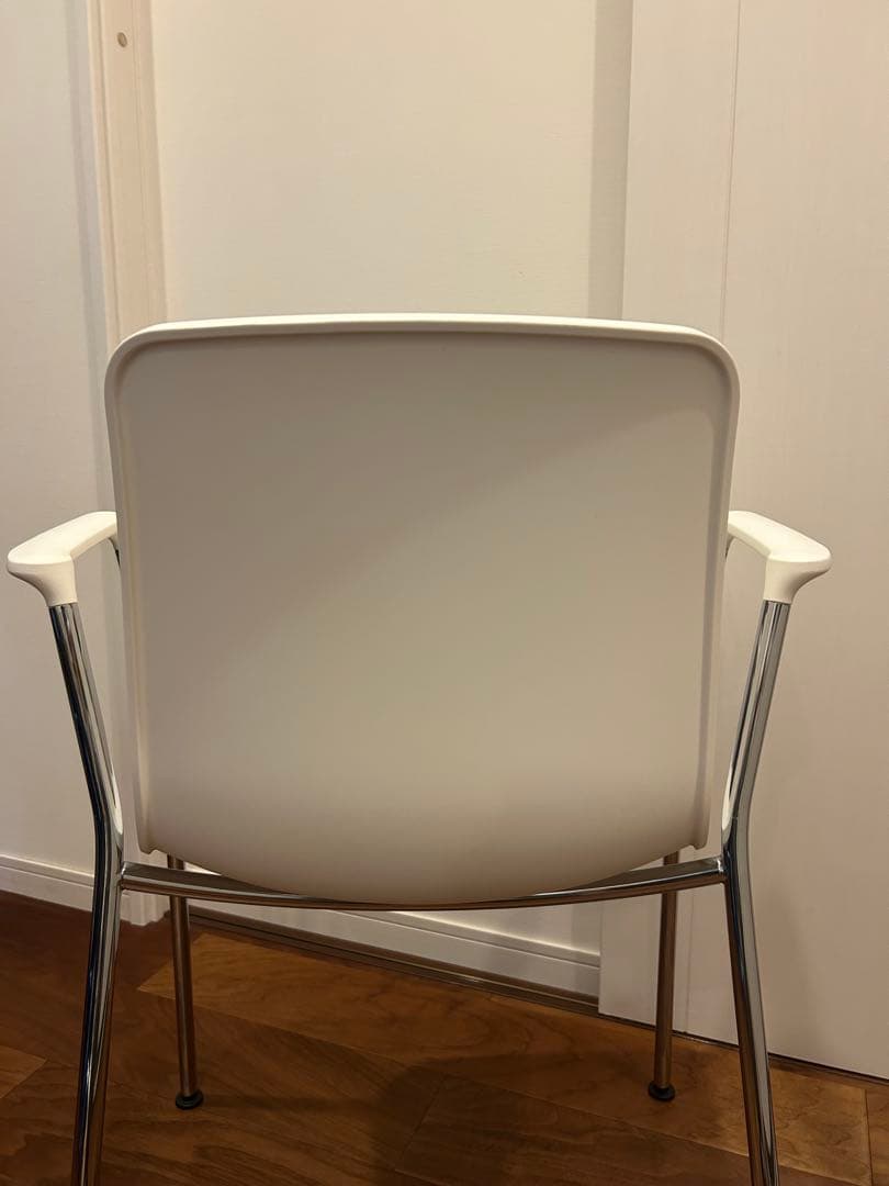 ハル RE チューブ アームレスト VITRA