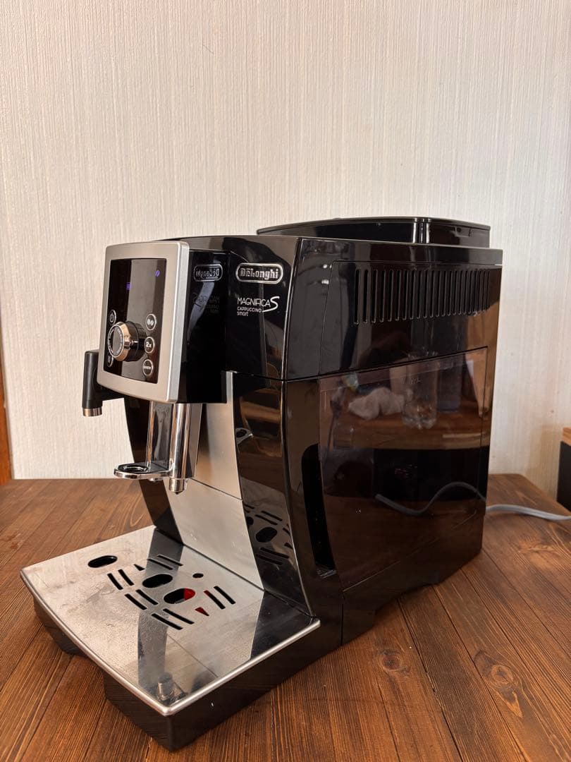 デロンギ　マグニフィカSカプチーノ　全自動　ECAM23260SBN
