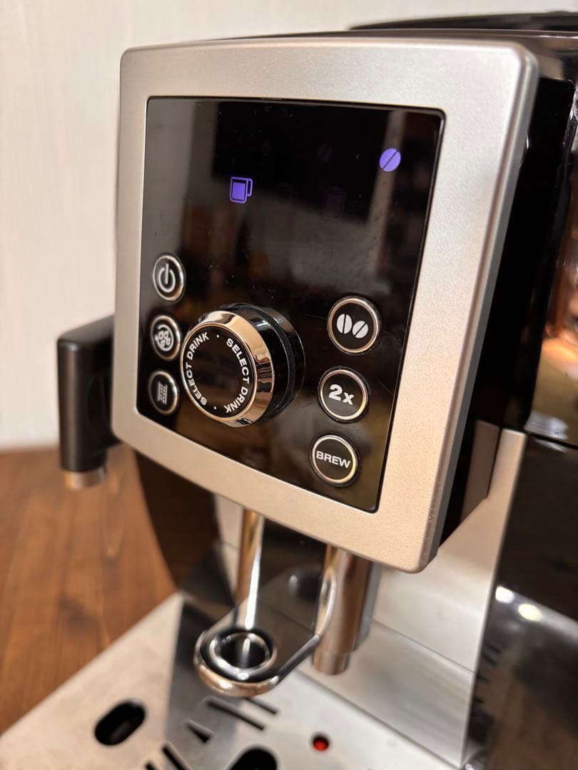 デロンギ　マグニフィカSカプチーノ　全自動　ECAM23260SBN