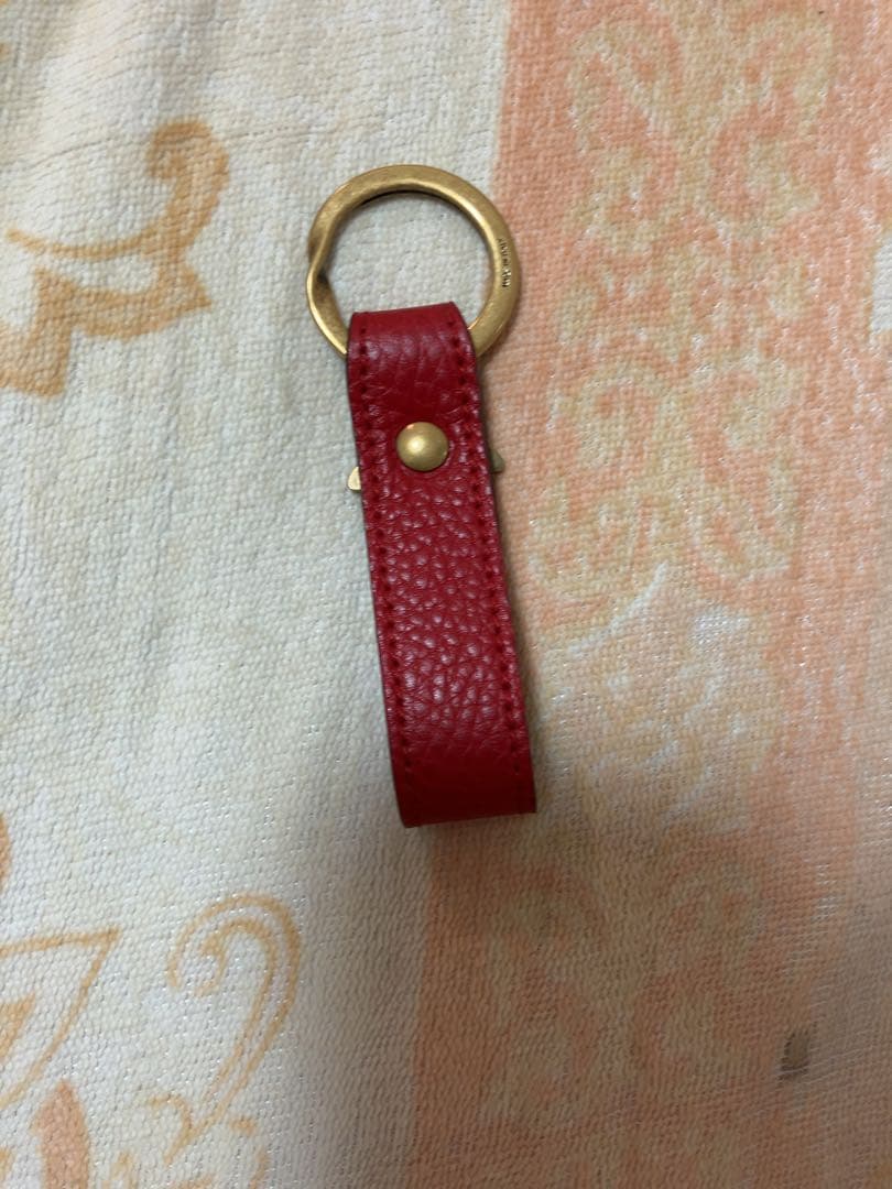 レザー キーホルダー 赤 蜂モチーフ　グッチ　アニマリエ　ビー
