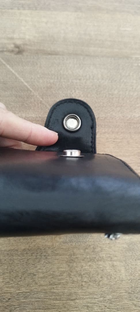 サーティーンデザインズ　レザーウォレット