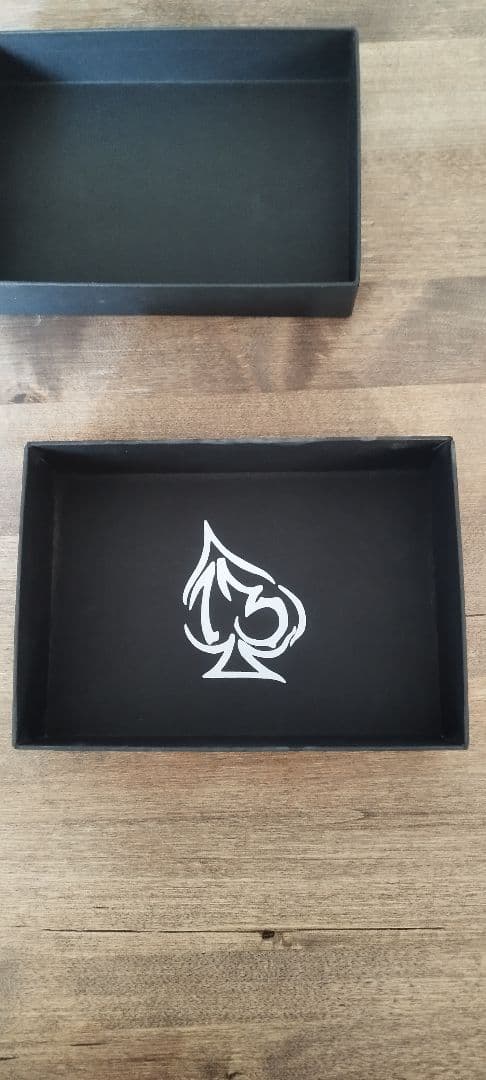 サーティーンデザインズ　レザーウォレット