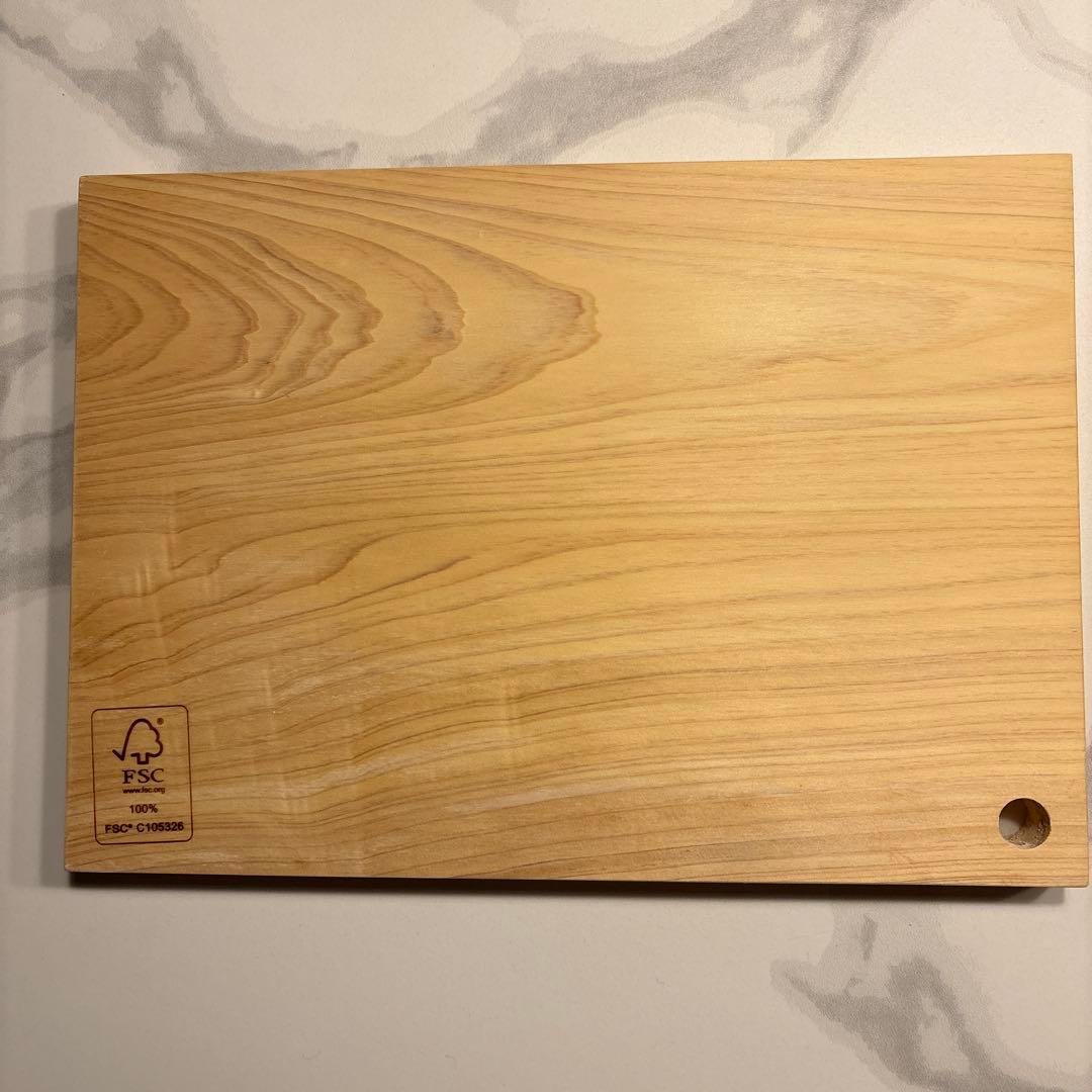 入手困難なレアアイテム！GUCCI 木製カッティングボード&木製箸置き3点セット