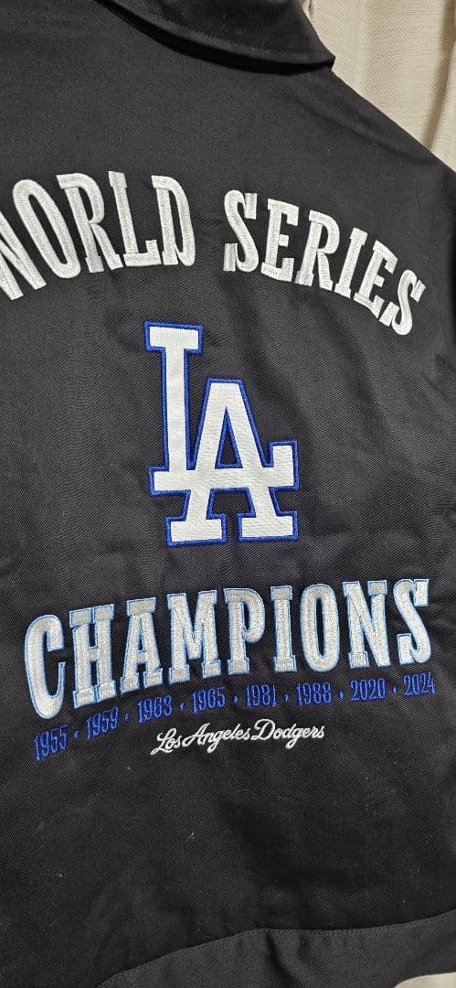 ドジャース　ワールドシリーズ優勝記念ジャケット　海外Mサイズ