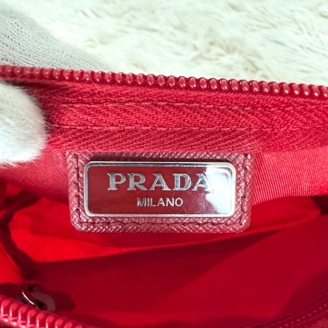 プラダ コスメポーチ サフィアーノ 化粧ポーチ 三角ロゴ ナイロン レザー 赤