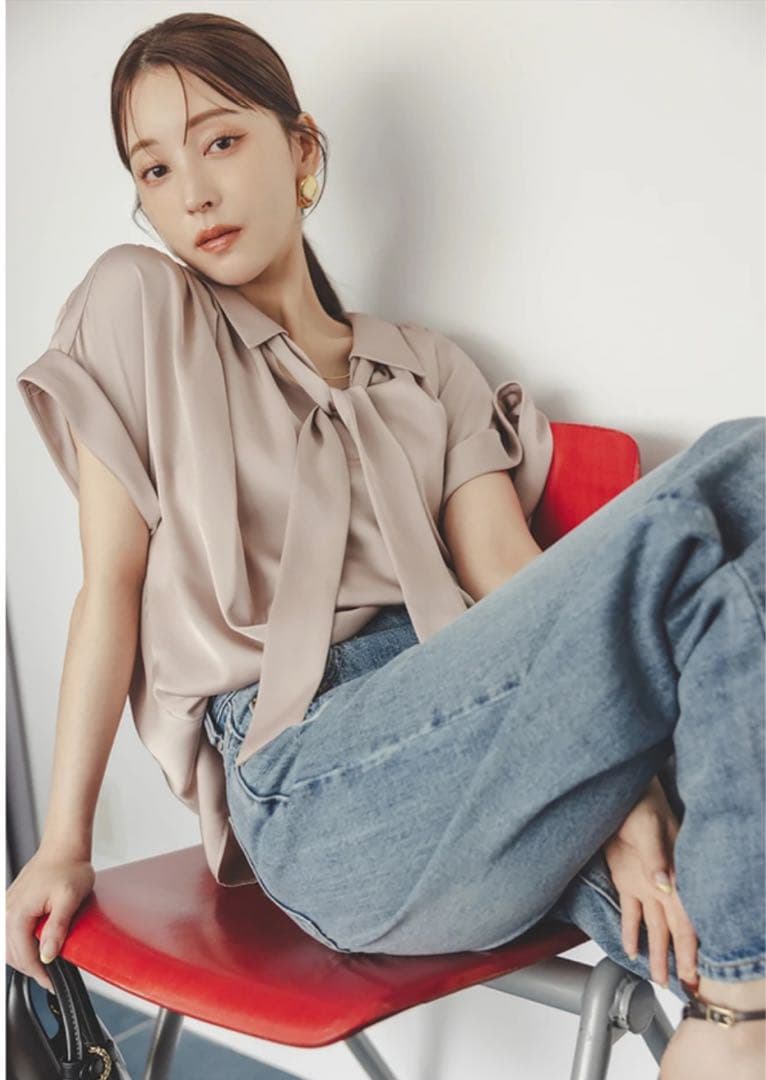 美品 アプワイザーリッシェ フロントチェーンブラウス Arpege story