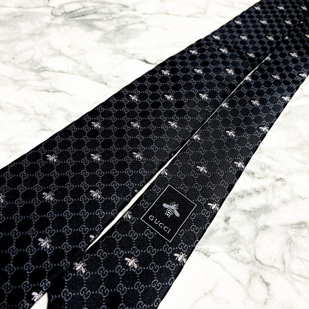 ✨未使用クラス✨GUCCI 現行　GG柄✖️蜂総柄　人気のブラック　ネクタイ