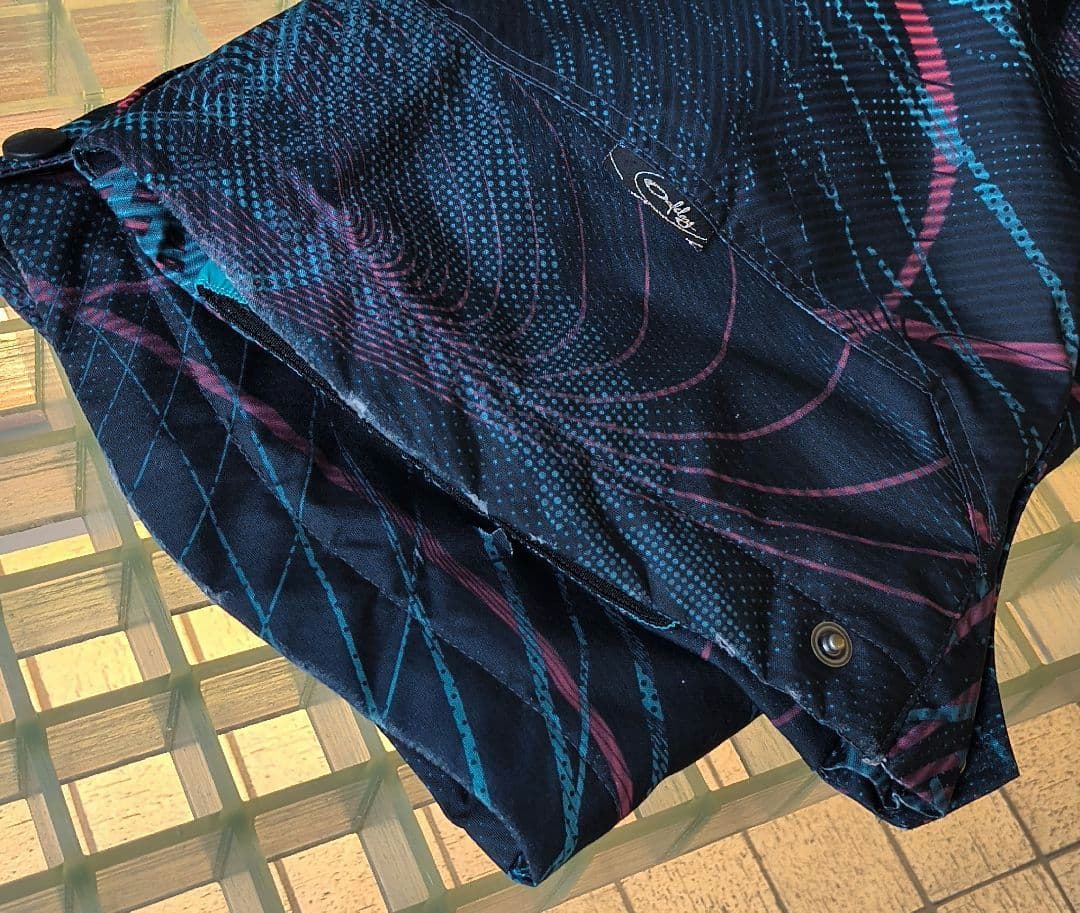 ♠【オークリー】✨美品　スノボー・スキーパンツ　シンサレート　S