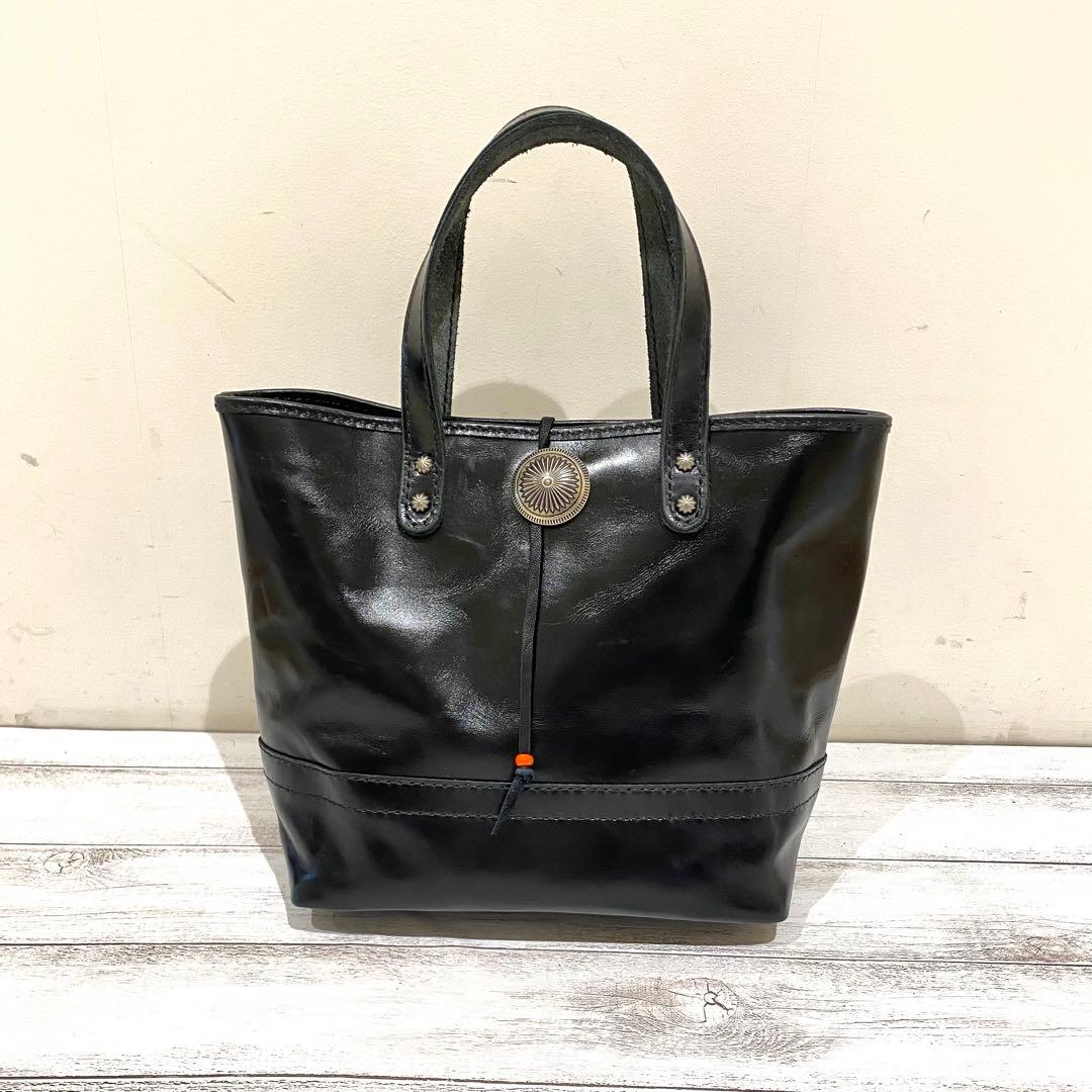 ‼️新春SALE‼️オールレザートートバッグ　ナバホコンチョ 革紐　黒　ブラック