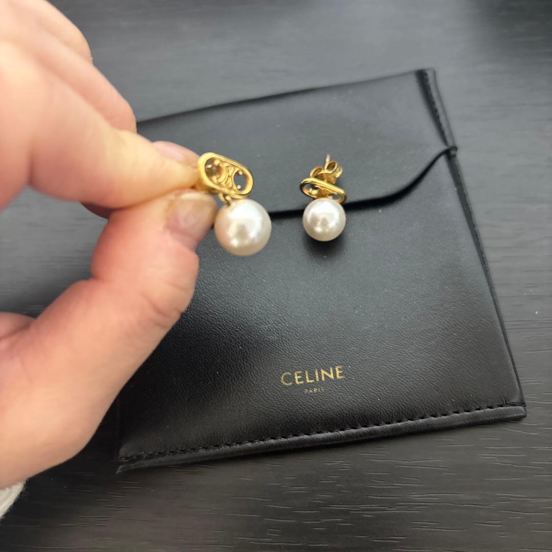 セリーヌ パールピアス　トリオンフ