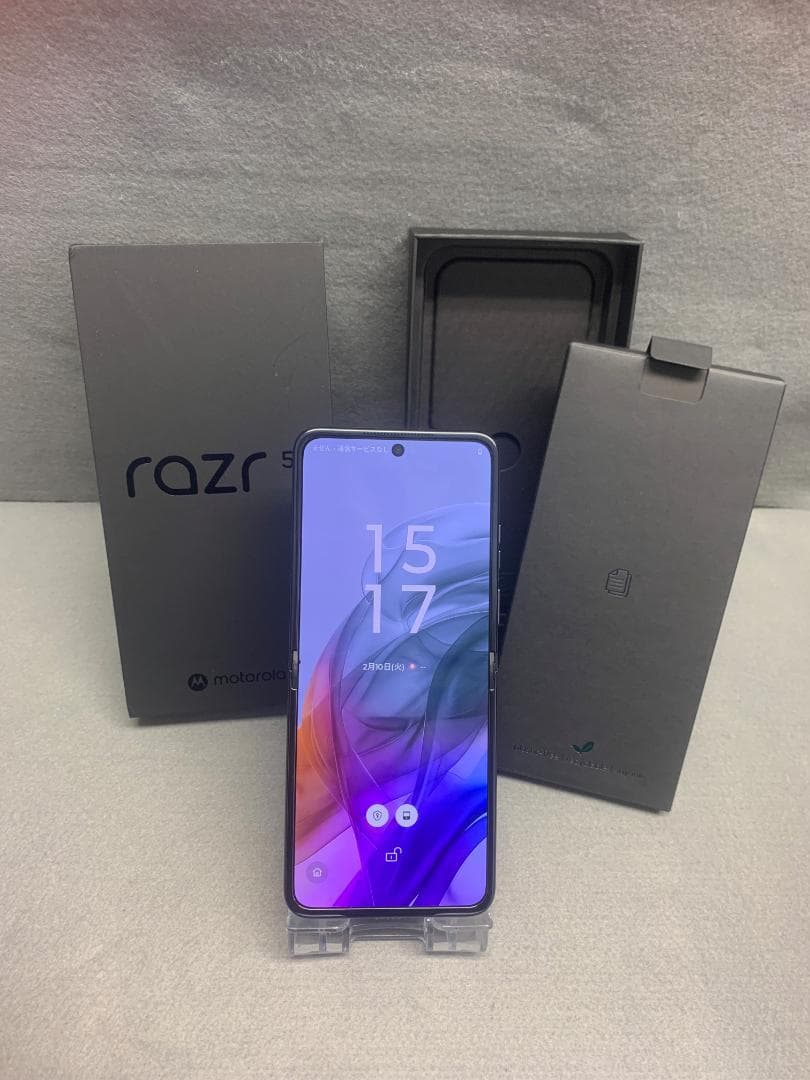 美品 SIMフリー MOTOROLA razr 50 512GB コアラグレイ色