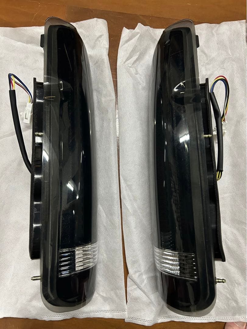 ハイエース200系　テールランプ　LEDハイマウントストップランプ　 2点セット