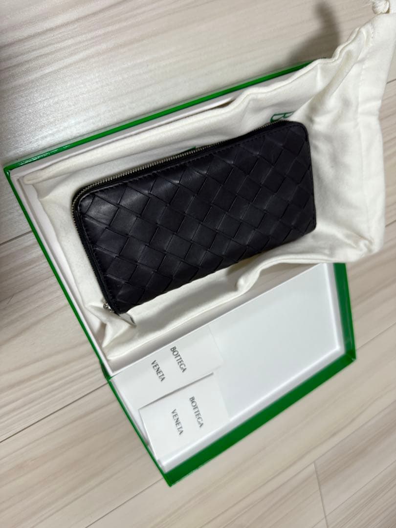 BOTTEGA VENETA（ボッテガ・ヴェネタ）　長財布　ネイビー