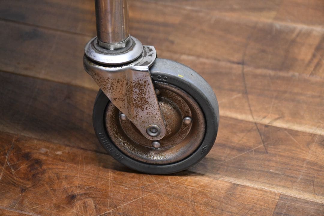 EEK73 SOLNO ステンレス製 2段 キャスターワゴン 上トレー脱着式