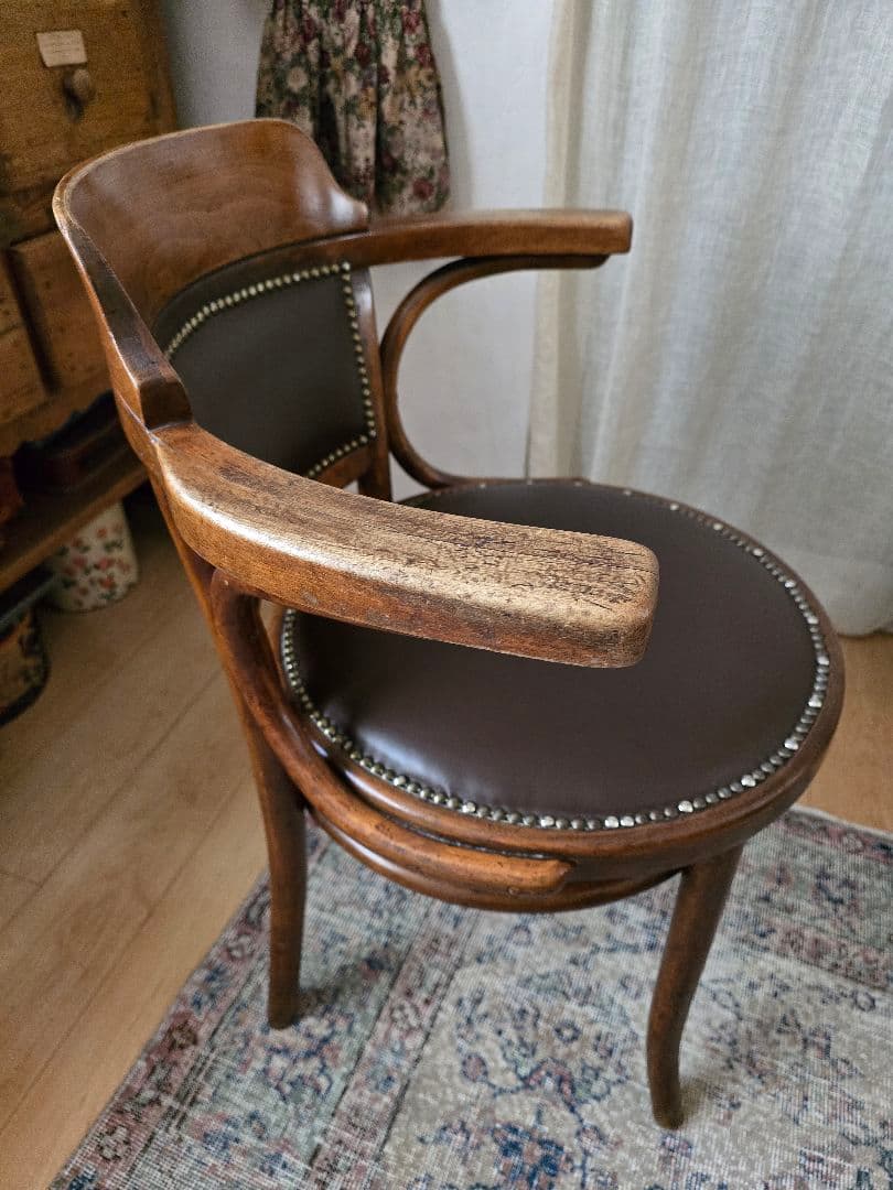 イギリスアンティーク　アームチェア　ベントウッドチェア