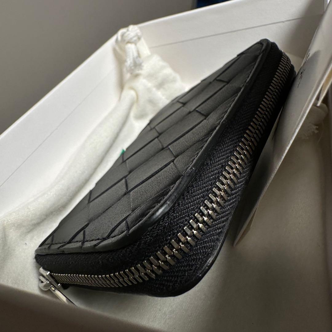 こつこ　BOTTEGA VENETA ミニ財布　ラウンドジップ　イントレ