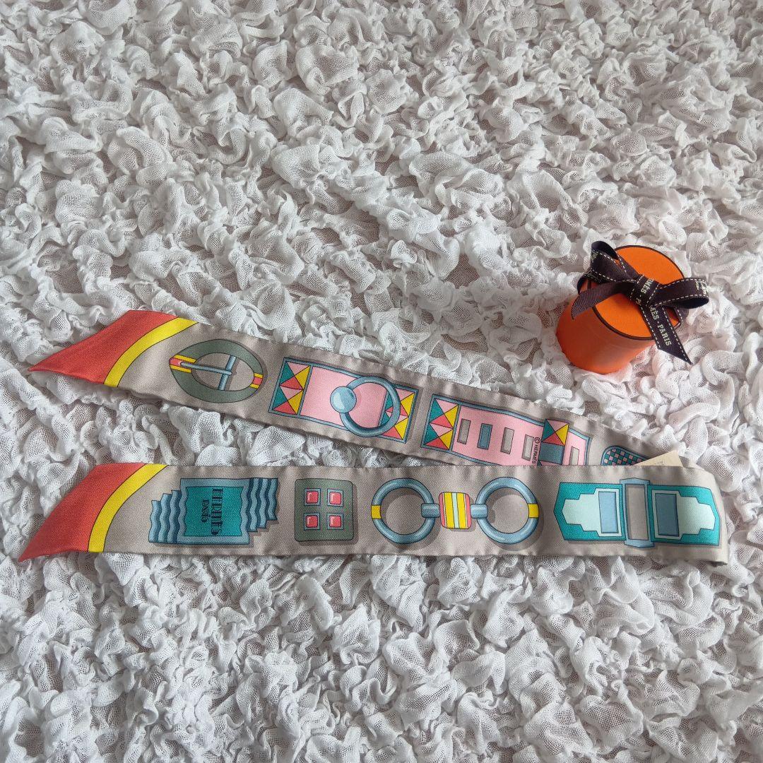 新品 エルメス ツイリー Carre en Boucles カレ・アン・ブックル