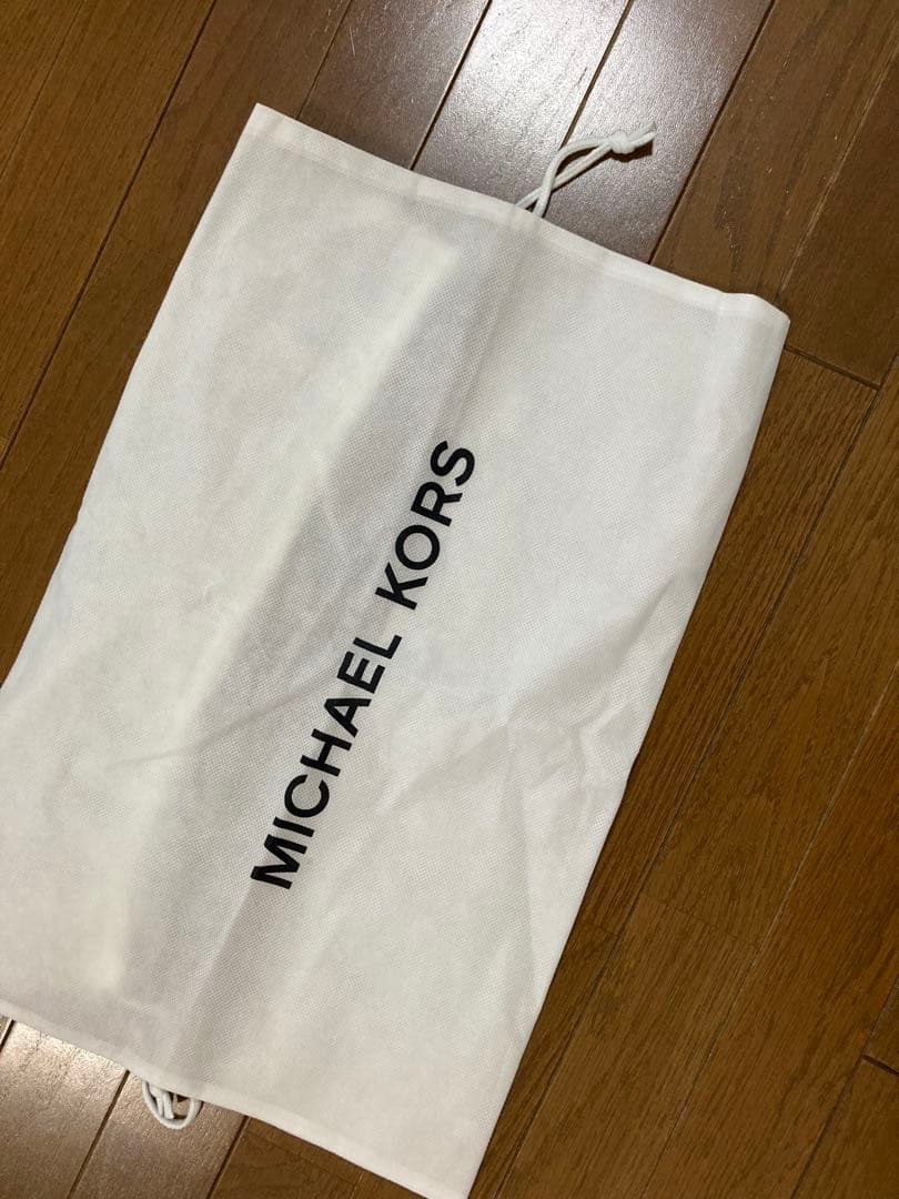 未使用MICHAEL KORS バッグ　収納充実　ベージュ系　収納袋付