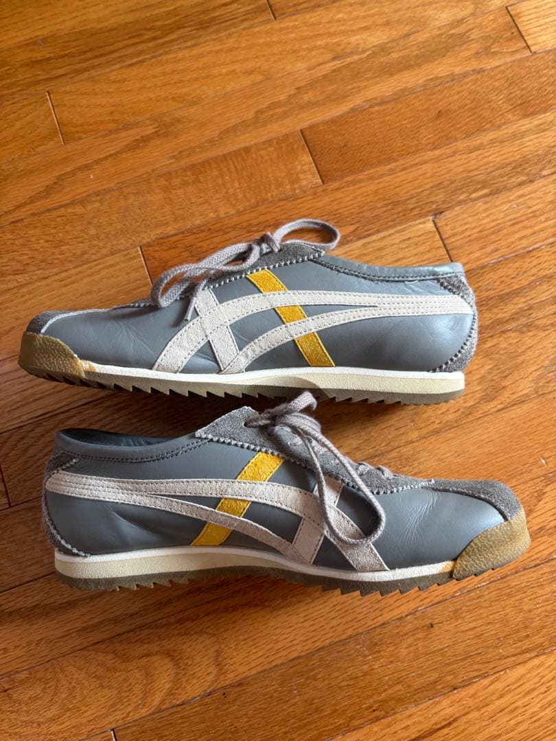 オニツカタイガー　スニーカー 　レディース22.5センチ