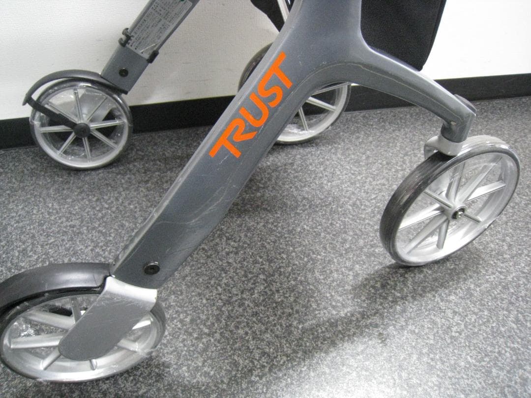 トラストケアウォーカー レッツフライ 歩行車 シルバーカー 竹虎