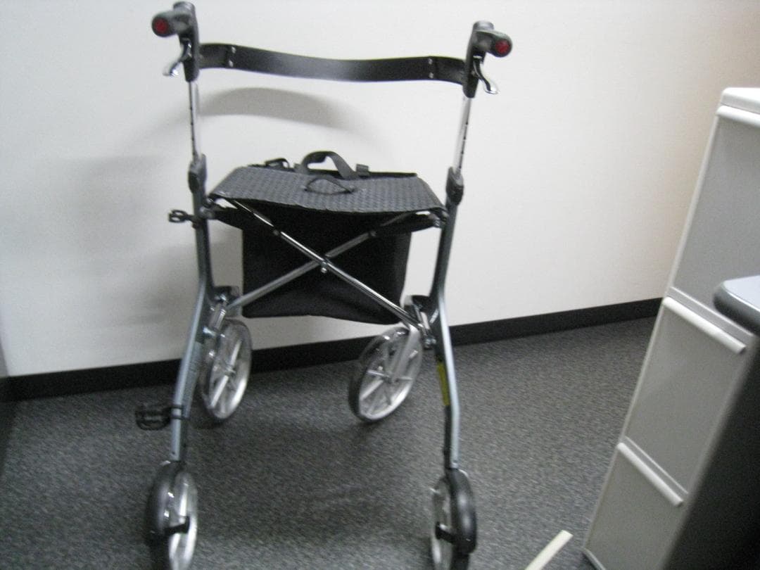 トラストケアウォーカー レッツフライ 歩行車 シルバーカー 竹虎