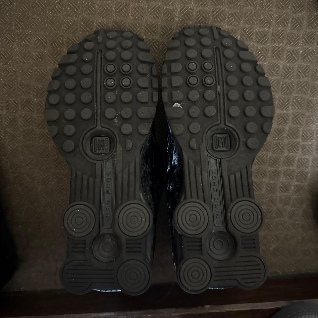 靴 Nike Wmns Shox R4 Black FloralDark Smoke