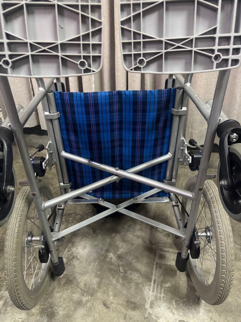 比較的キレイ‼️kawamura KA16-40SN-B車椅子　介助型車イス