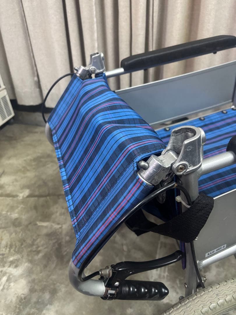 比較的キレイ‼️kawamura KA16-40SN-B車椅子　介助型車イス