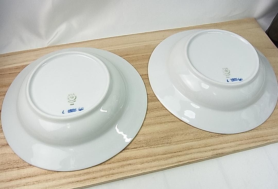 正規品新品同様ブルーフルーテッド ハーフレース ディープ プレート 21cm2枚