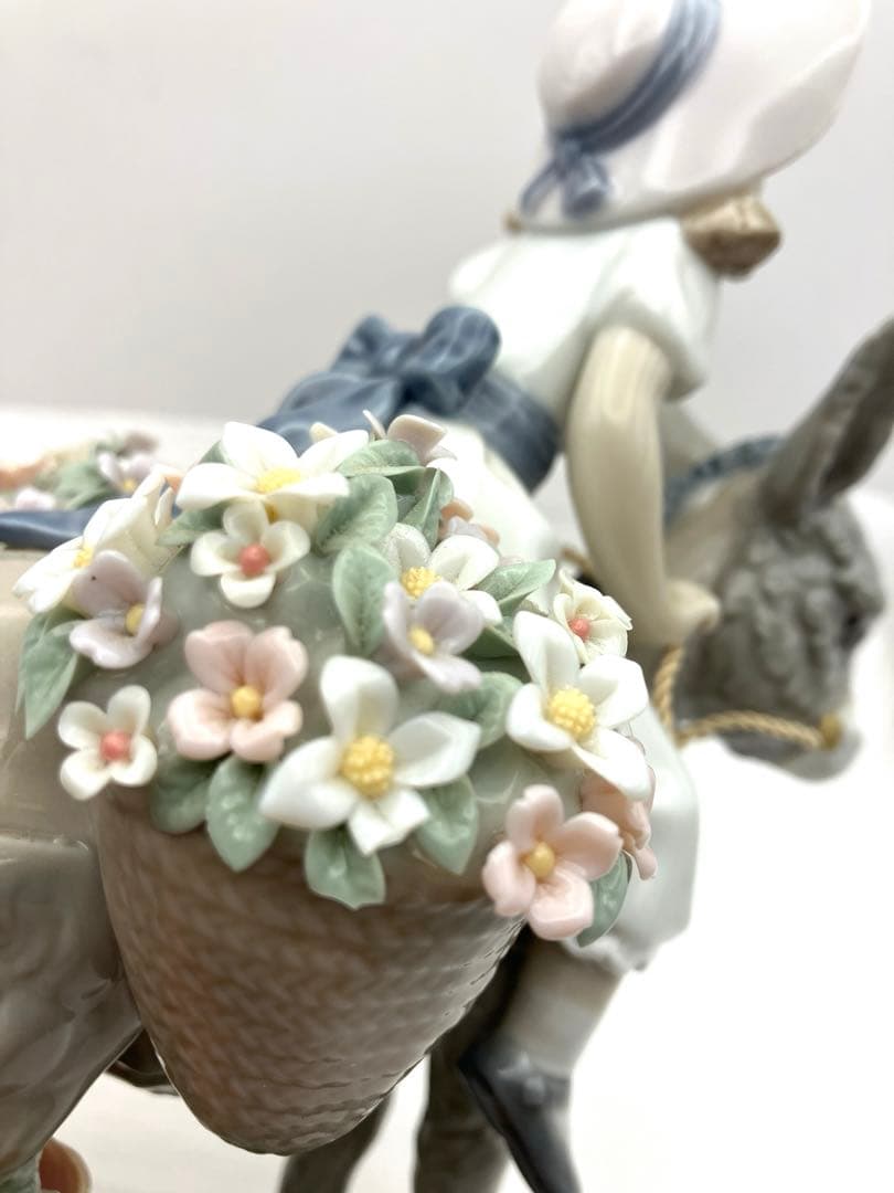 Lladro リヤドロ ロバに乗った少女　フィギュリン 置物