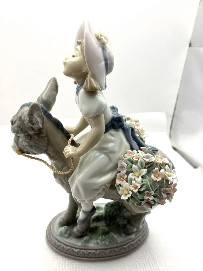 Lladro リヤドロ ロバに乗った少女　フィギュリン 置物