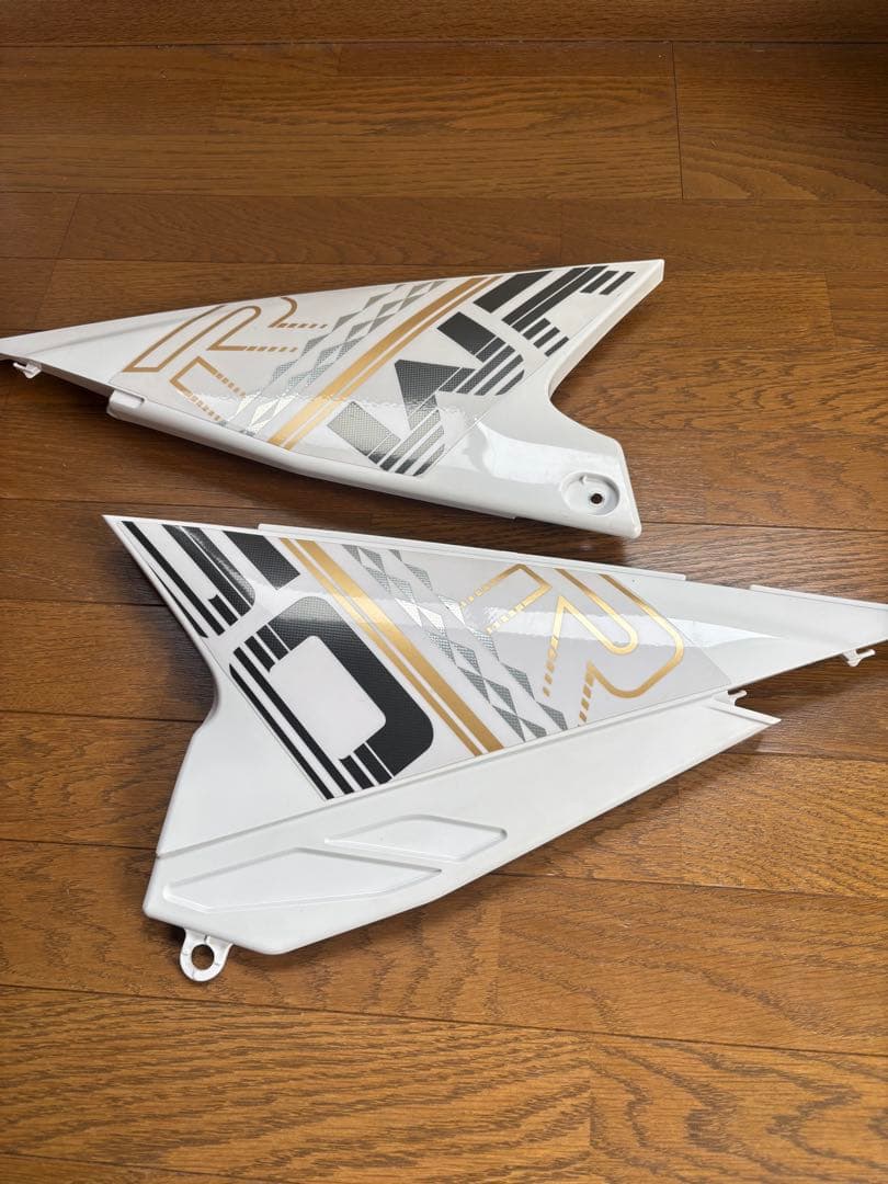 WR250Rサイドカバー