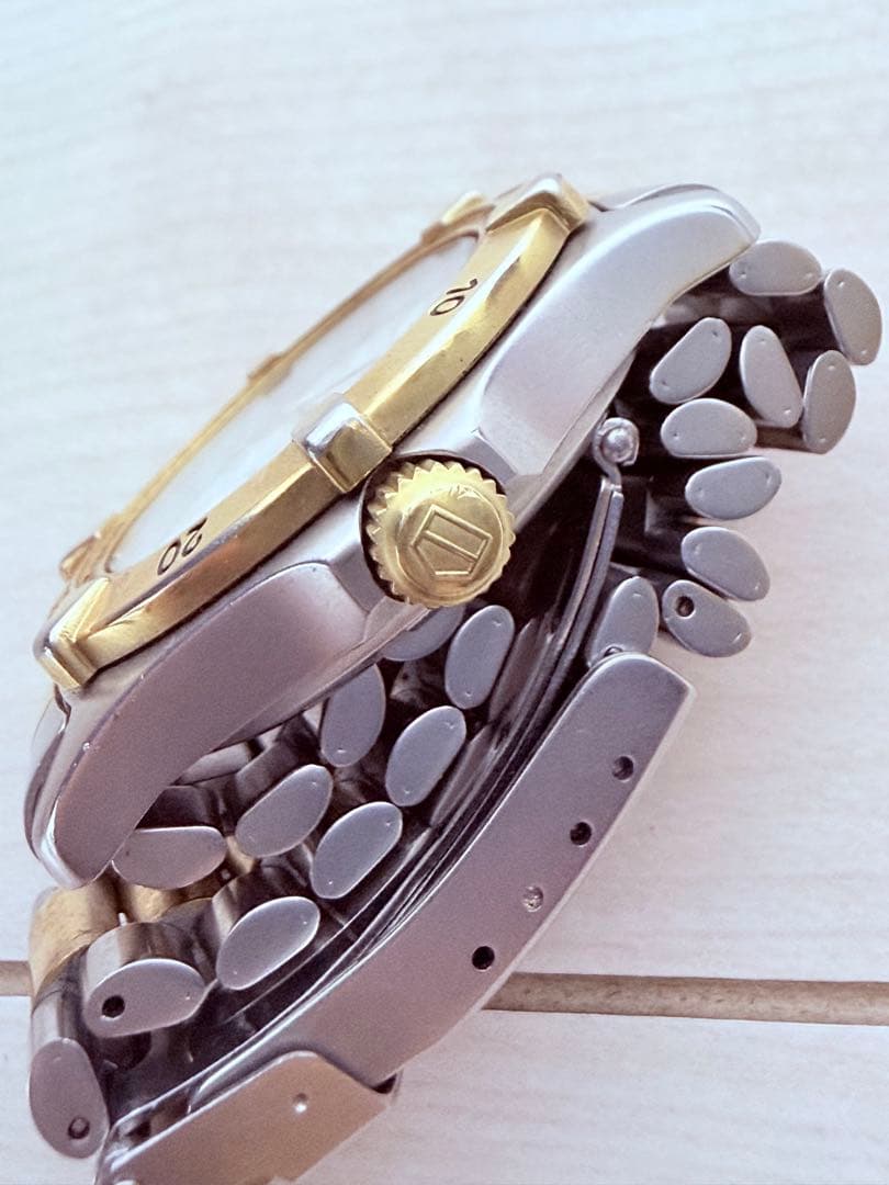 【稼働】 タグホイヤー WE1222-R QZ ホワイト文字盤 メンズ腕時計