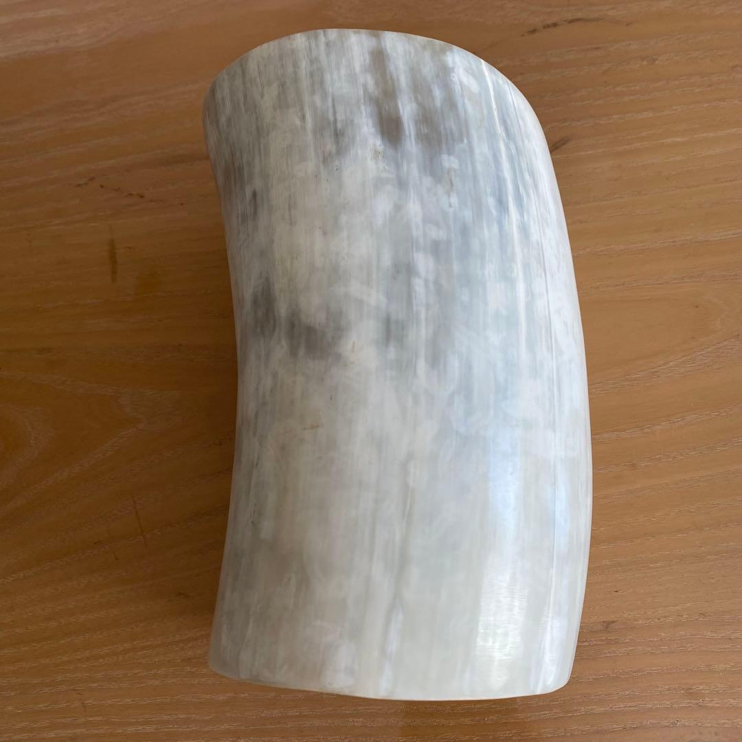 ジヤ・ケニアカウホーンベース牛角花器　水牛の角フラワーベースファーマーズテーブル