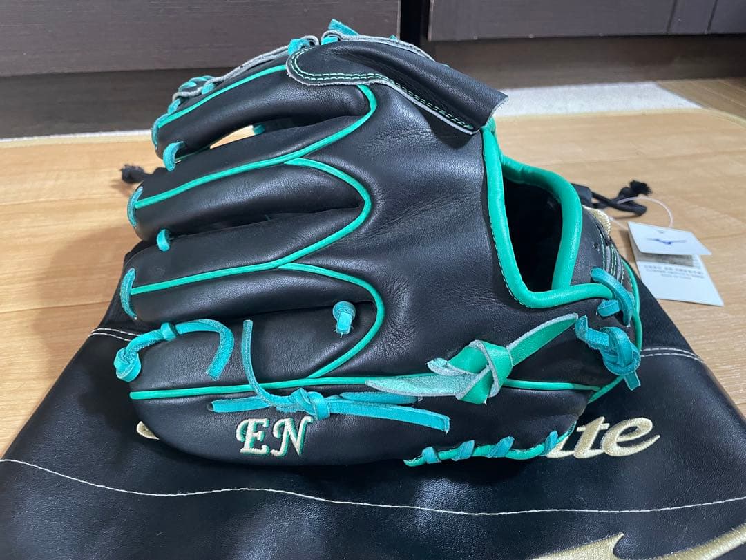 ミズノ　オーダー投手用グローブ