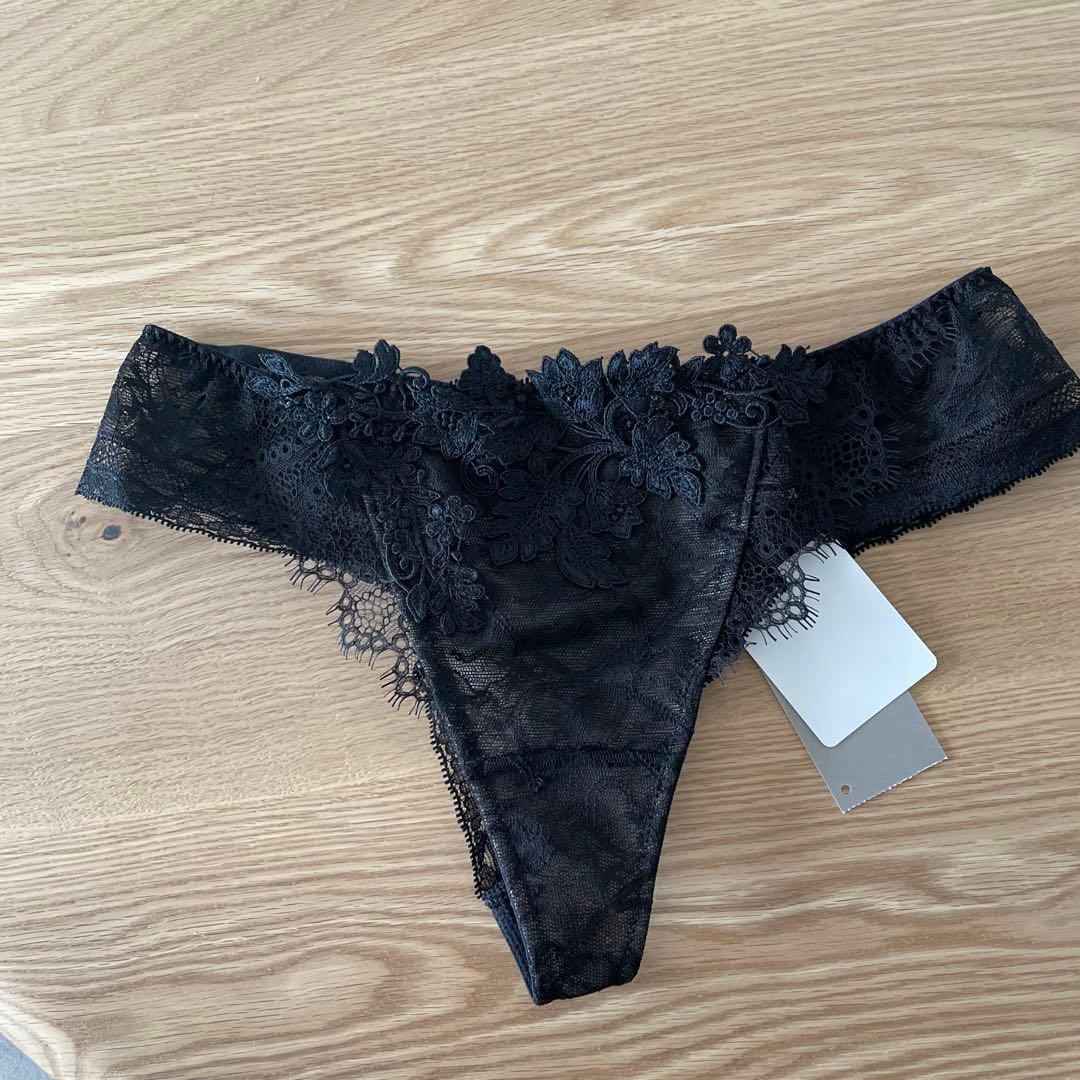 新作Yue ブラック D70 ブラジャー・ショーツ新品未使用