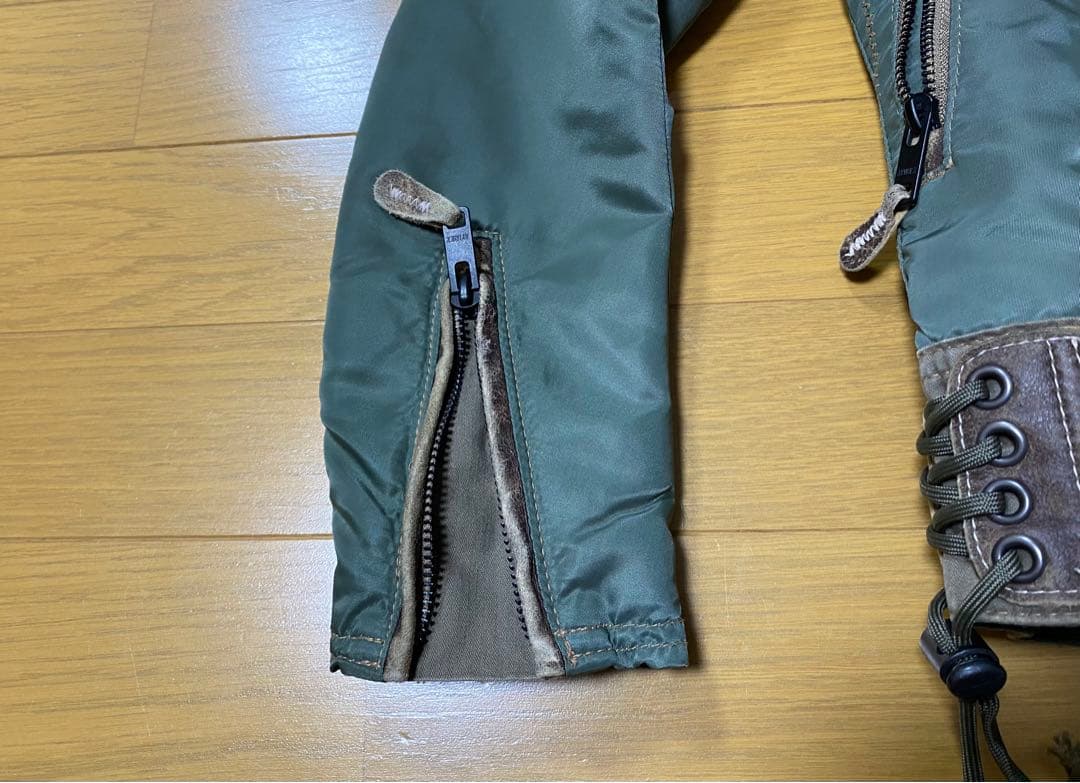 AVIREX アビレックス　フライトジャケット　レディース