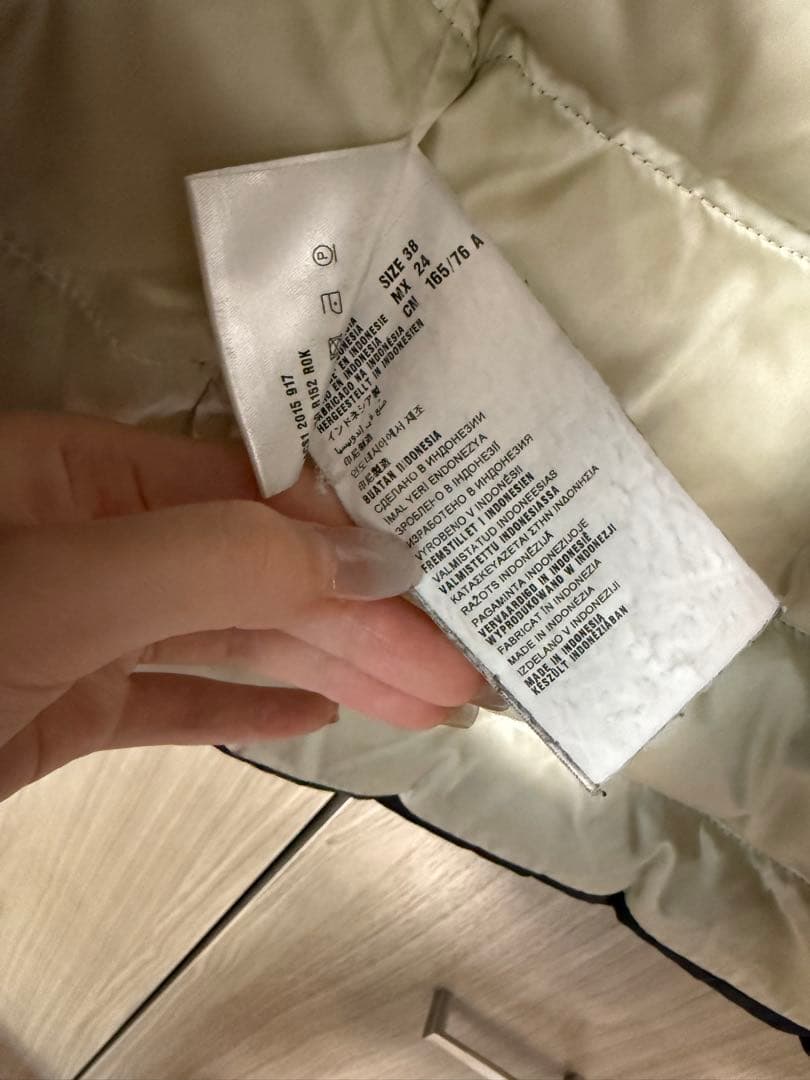 お*ち様 プラダ　ダウンジャケット　黒