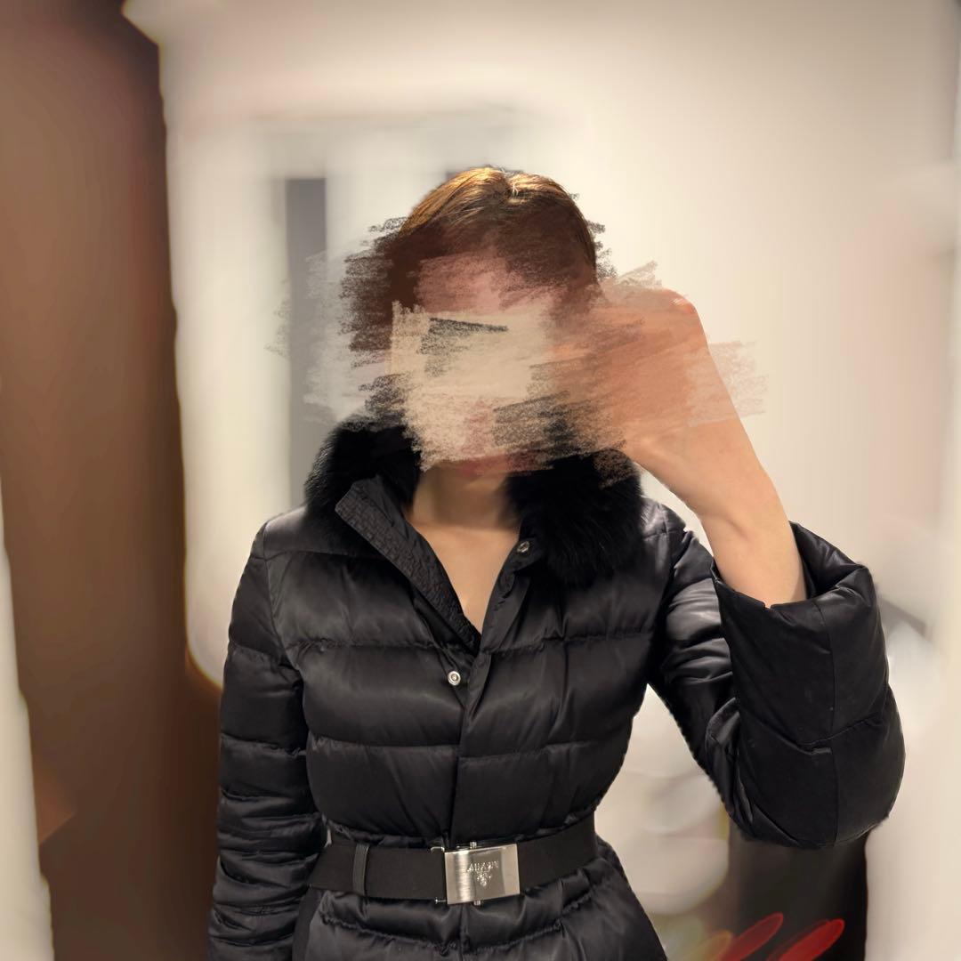 お*ち様 プラダ　ダウンジャケット　黒