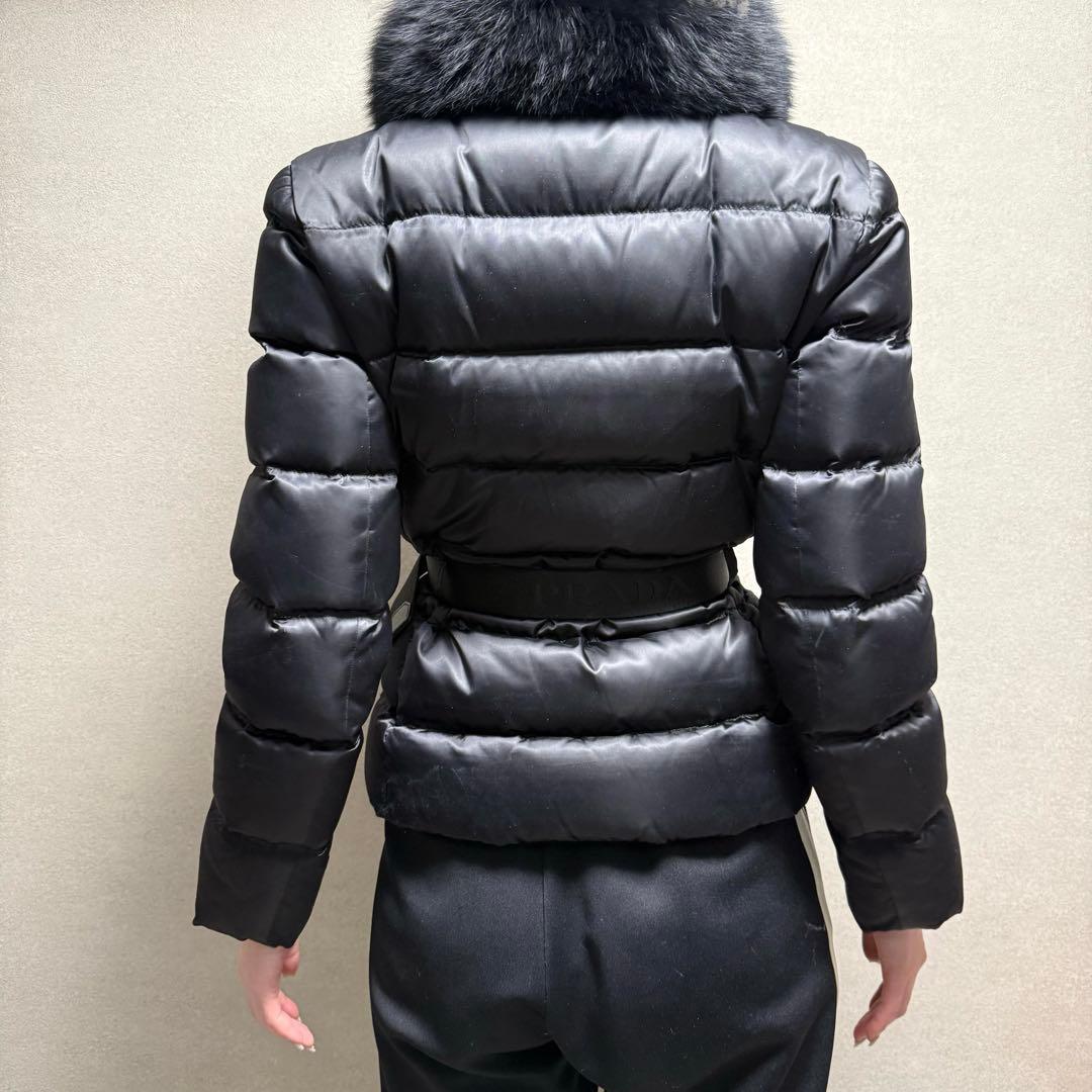 お*ち様 プラダ　ダウンジャケット　黒